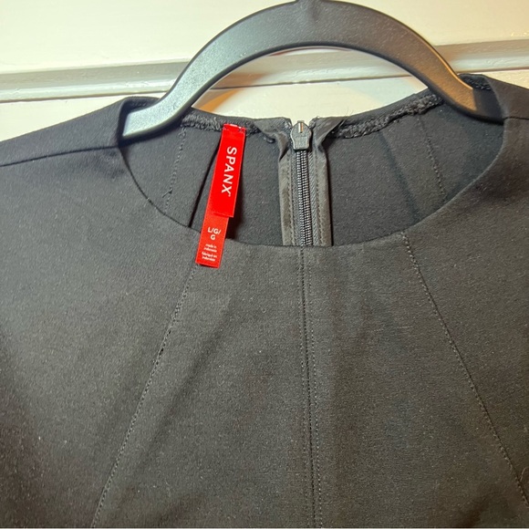 #81 SPANX THE PERFECT FUNNEL TOP IN CLASSIC BLACK - Picture 3 of 5